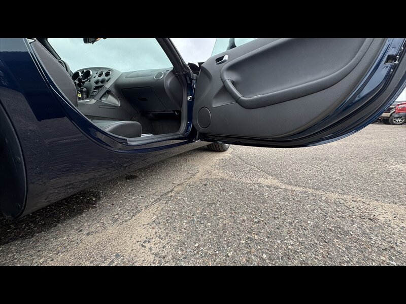 Used 2006 Pontiac Solstice Convertible w/ Premium Package RWD image 9