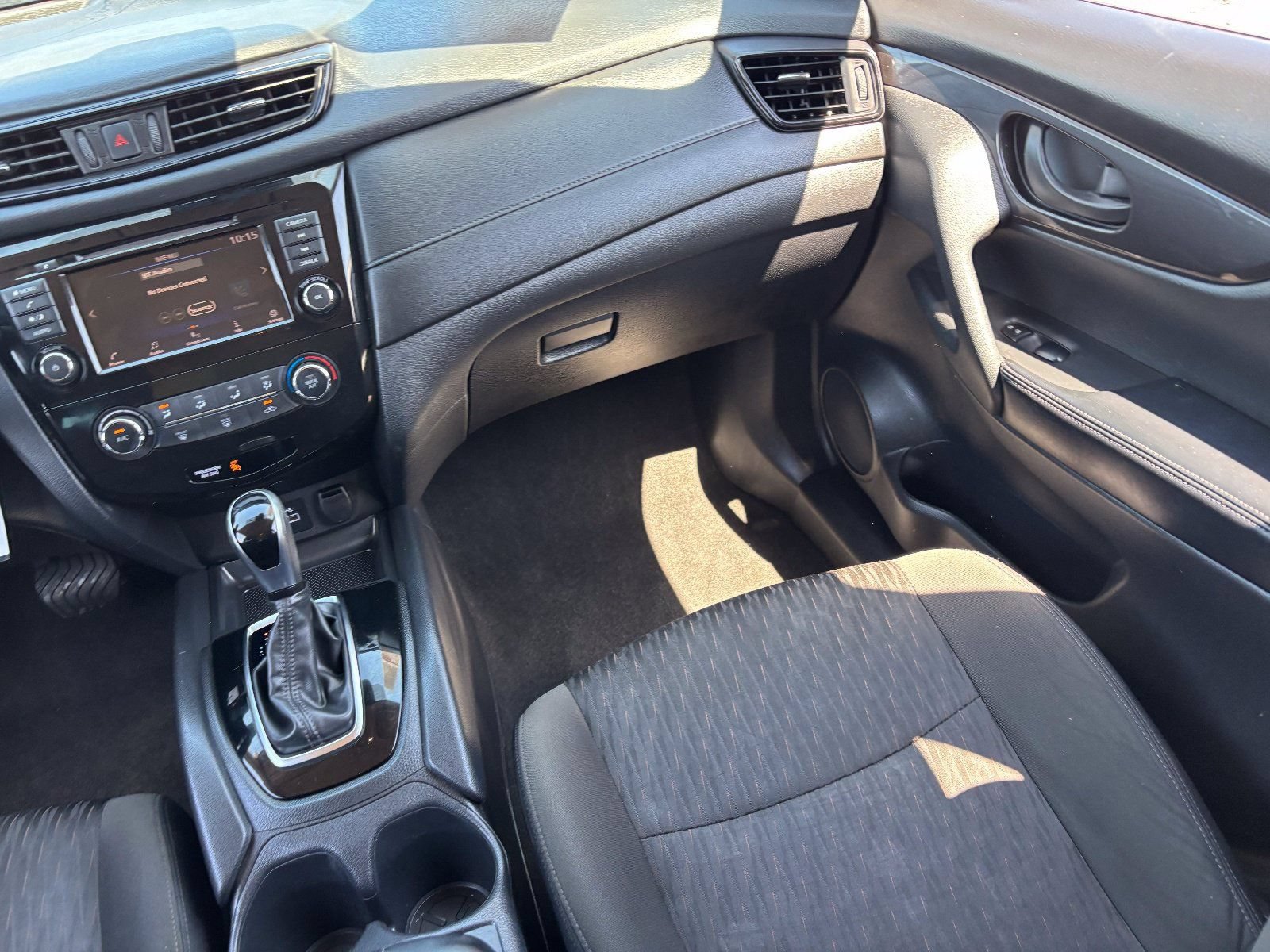 Used 2020 Nissan Rogue S FWD image 16