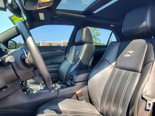 Used 2017 Chrysler 300 S AWD/4WD image 8