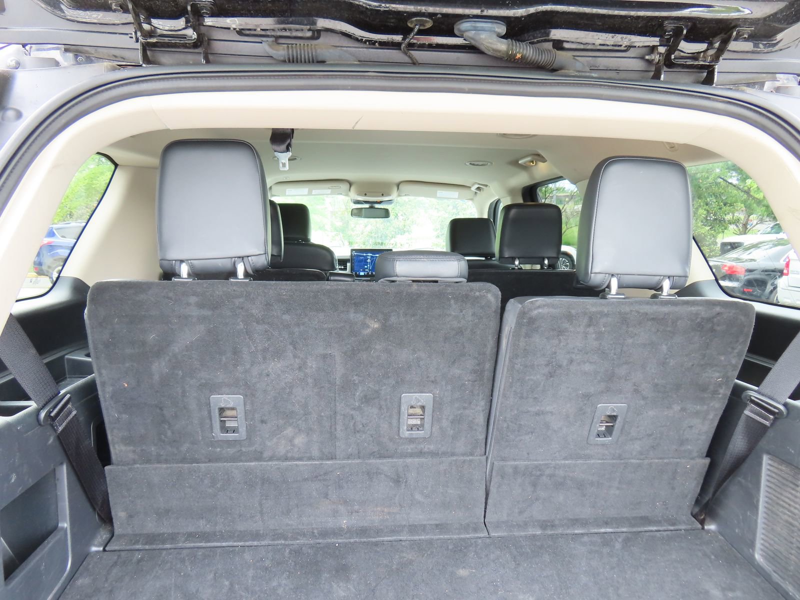 Used 2024 Ford Expedition XLT AWD/4WD image 40