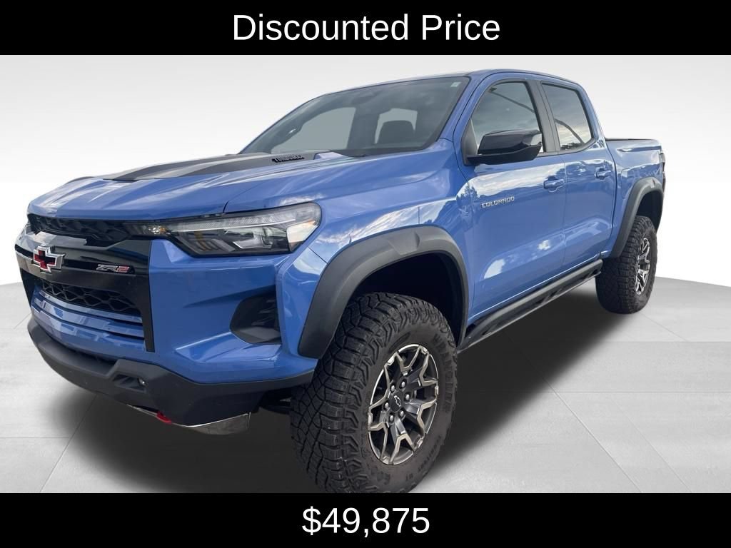 Used 2025 Chevrolet Colorado ZR2 AWD/4WD image 3