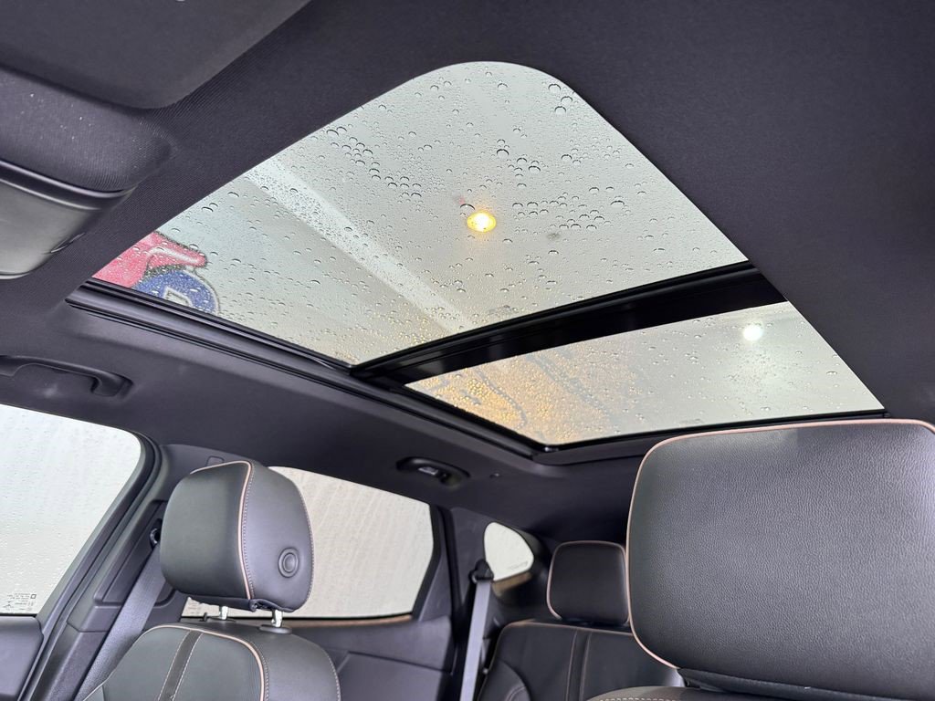 Certified 2022 Chevrolet Blazer Premier w/ Enhanced Convenience Package AWD/4WD image 18