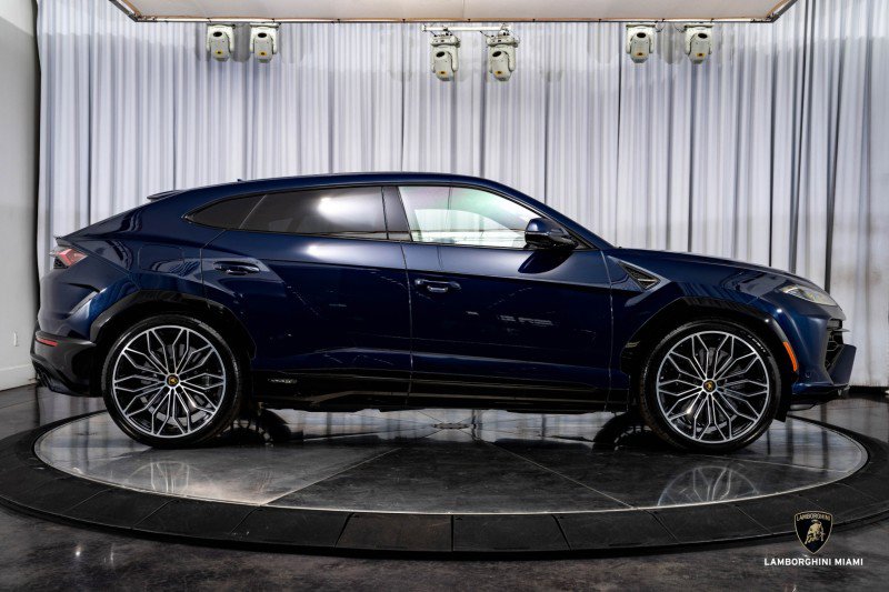 Used 2025 Lamborghini Urus SE image 15