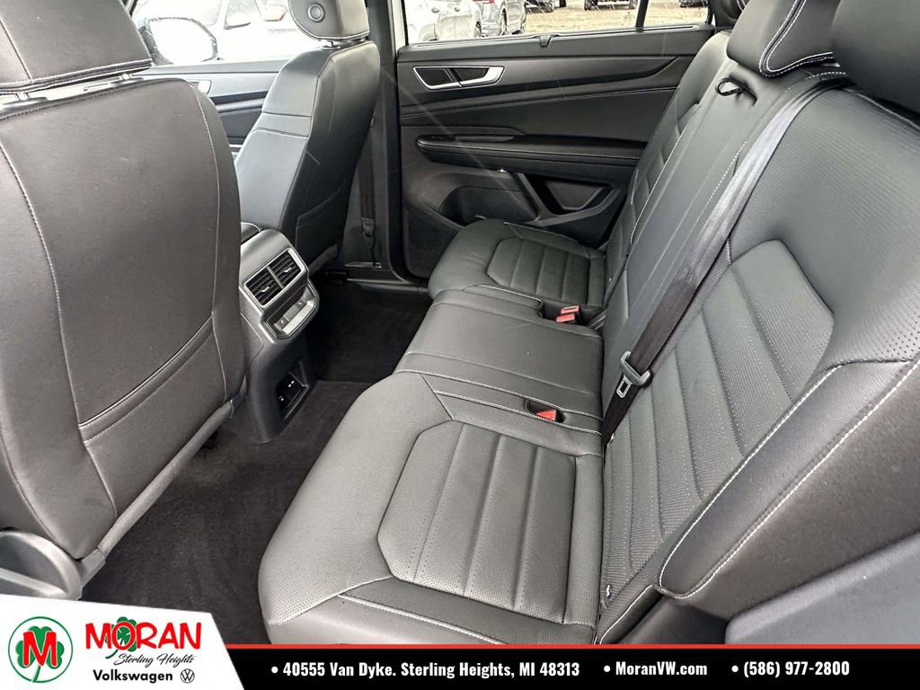 Certified 2025 Volkswagen Atlas Cross Sport SEL R-Line AWD/4WD image 14