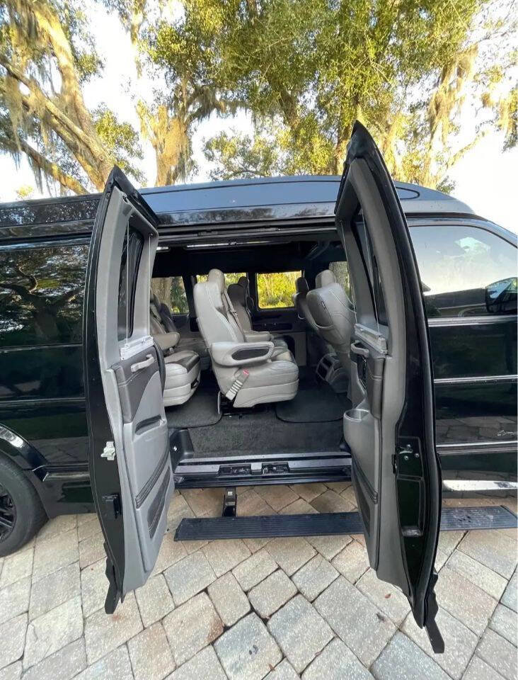 Used 2021 Chevrolet Express 2500 Extended image 5