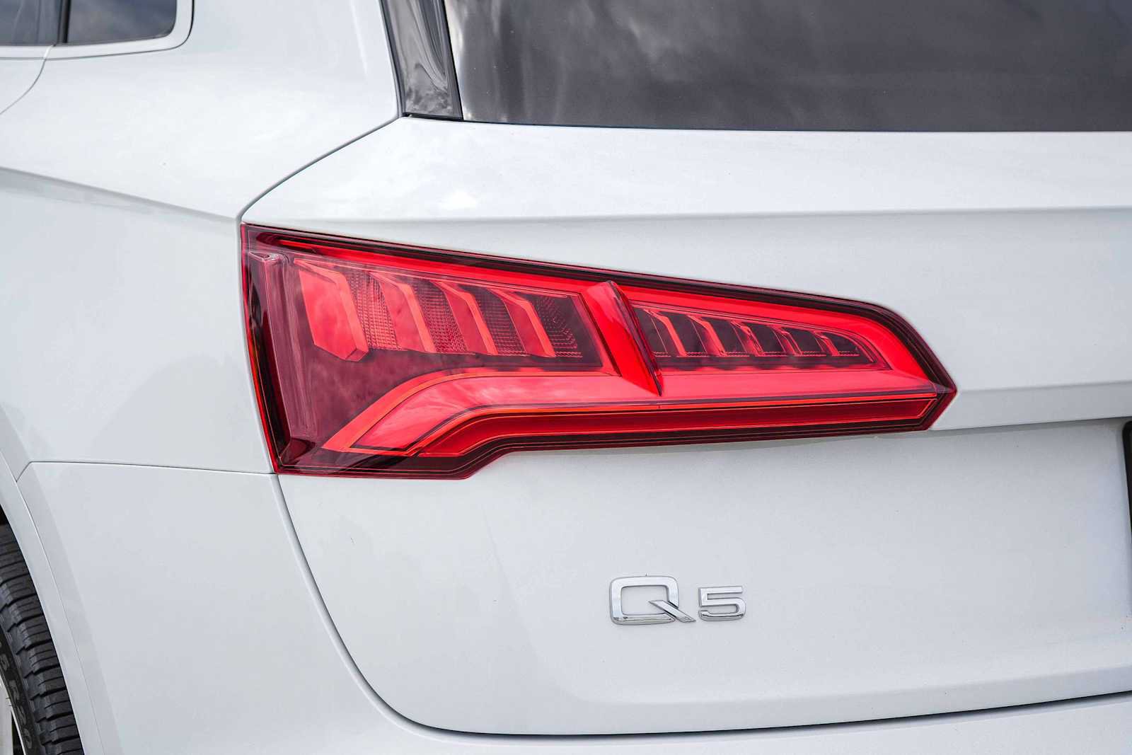 Used 2020 Audi Q5 2.0T Premium Plus w/ Premium Plus Package AWD/4WD image 10