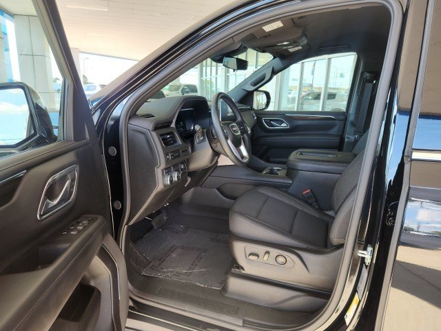 Used 2024 GMC Yukon SLE w/ Max Trailering Package AWD/4WD image 3