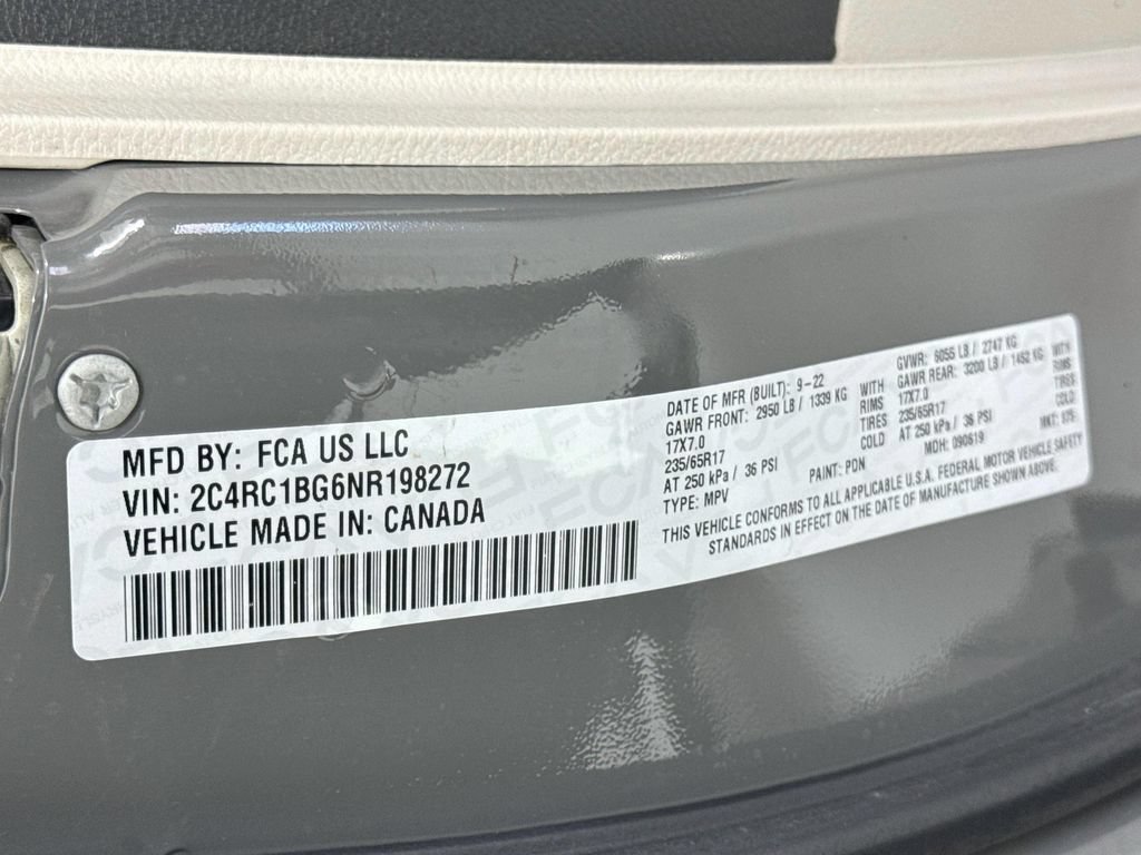 Used 2022 Chrysler Pacifica Touring-L FWD image 41