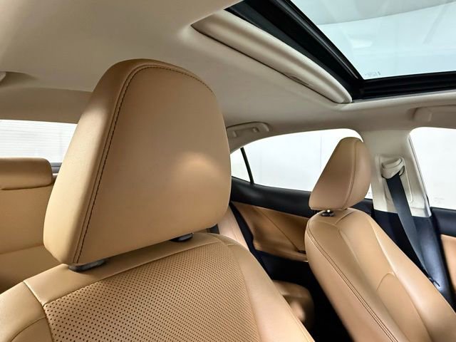 Used 2017 Lexus IS 300 AWD w/ Navigation System Package image 33