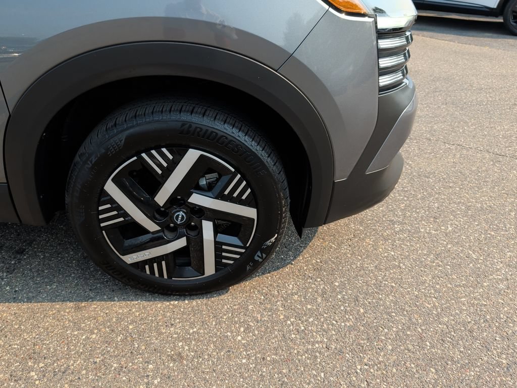 Used 2025 Nissan Kicks SV FWD image 33