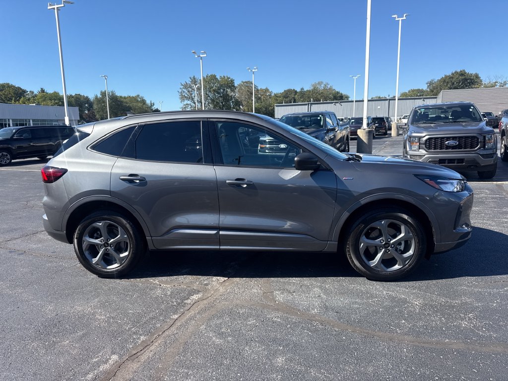 Used 2024 Ford Escape ST-Line w/ Tech Pack #1 AWD/4WD image 6