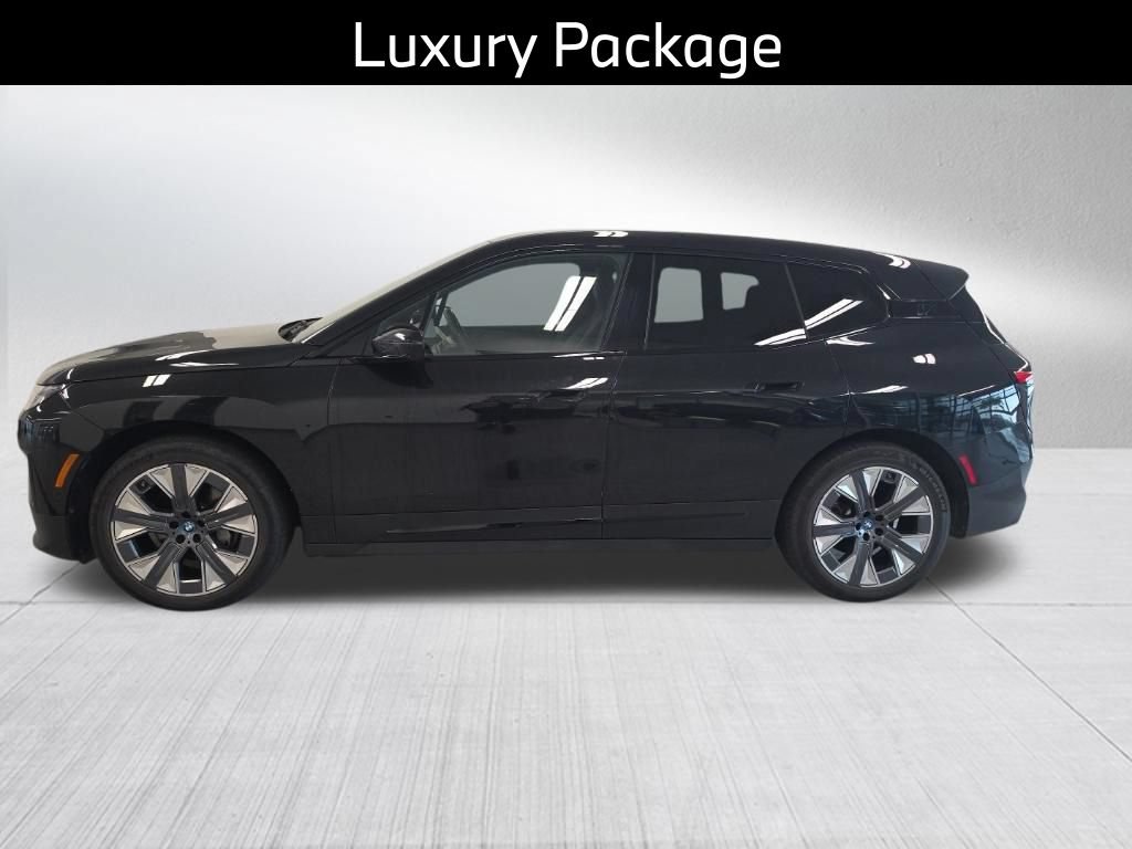 Certified 2024 BMW iX xDrive50 w/ Premium Package AWD/4WD image 7