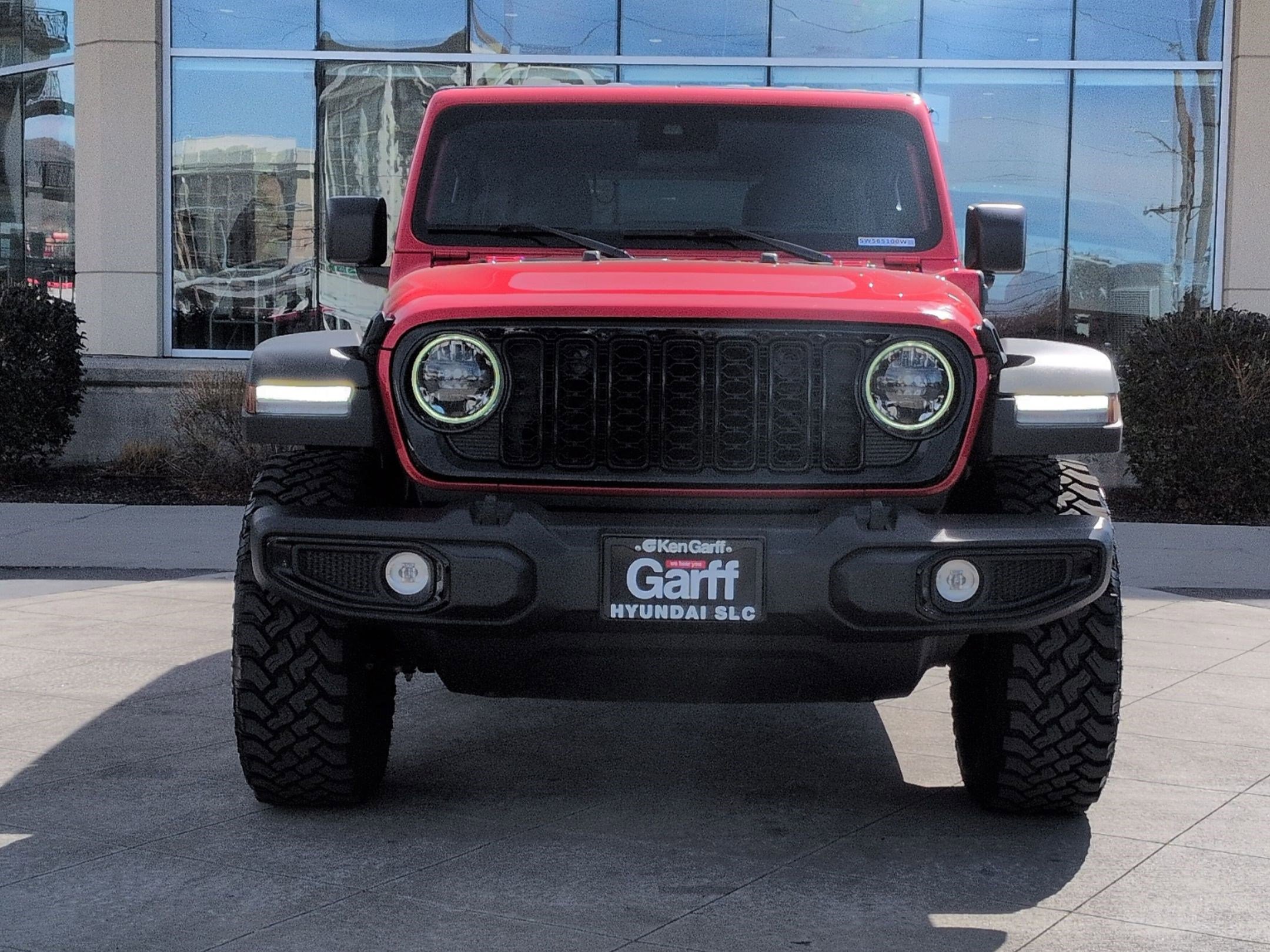 Used 2025 Jeep Wrangler Willys image 11