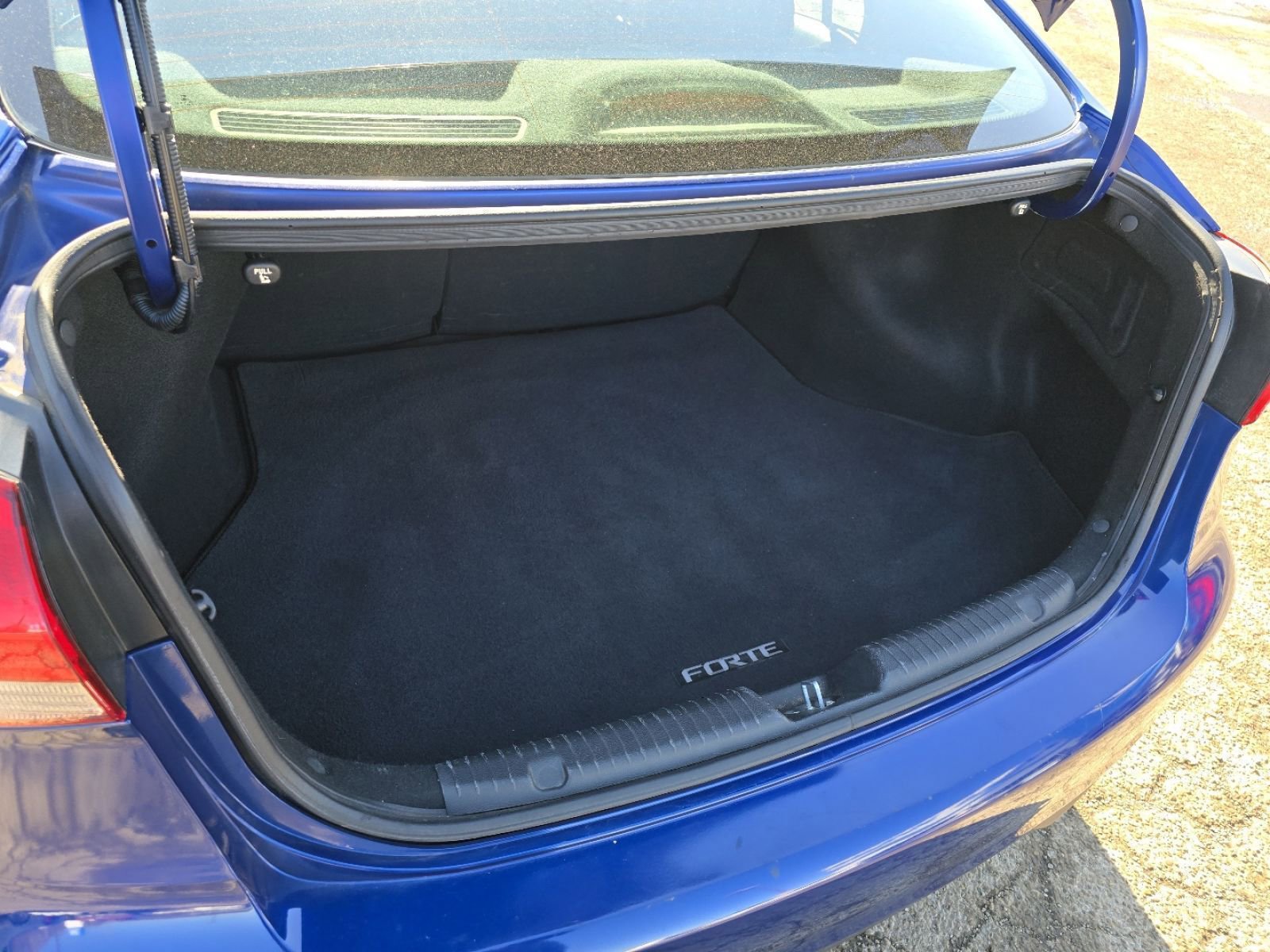 Used 2017 Kia Forte LX FWD image 10