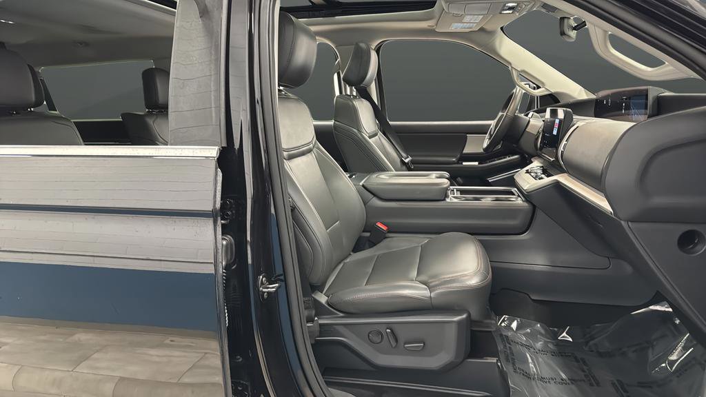 Used 2025 Ford Expedition Max Active AWD/4WD image 25