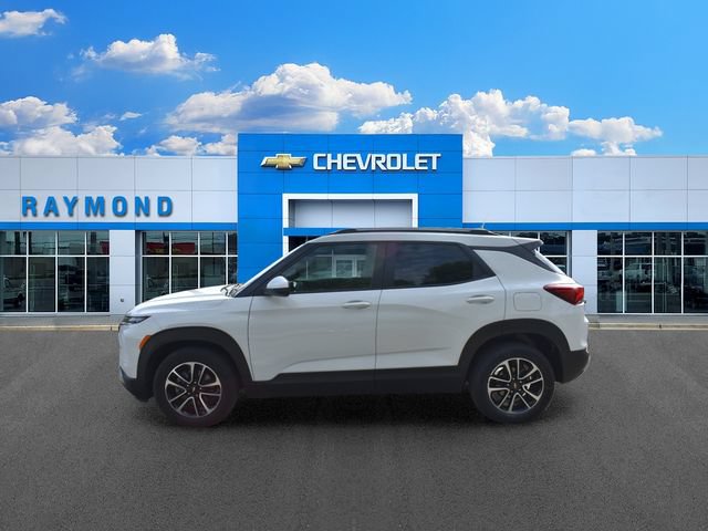 Used 2025 Chevrolet TrailBlazer LT w/ LT Cold Weather Package FWD image 6