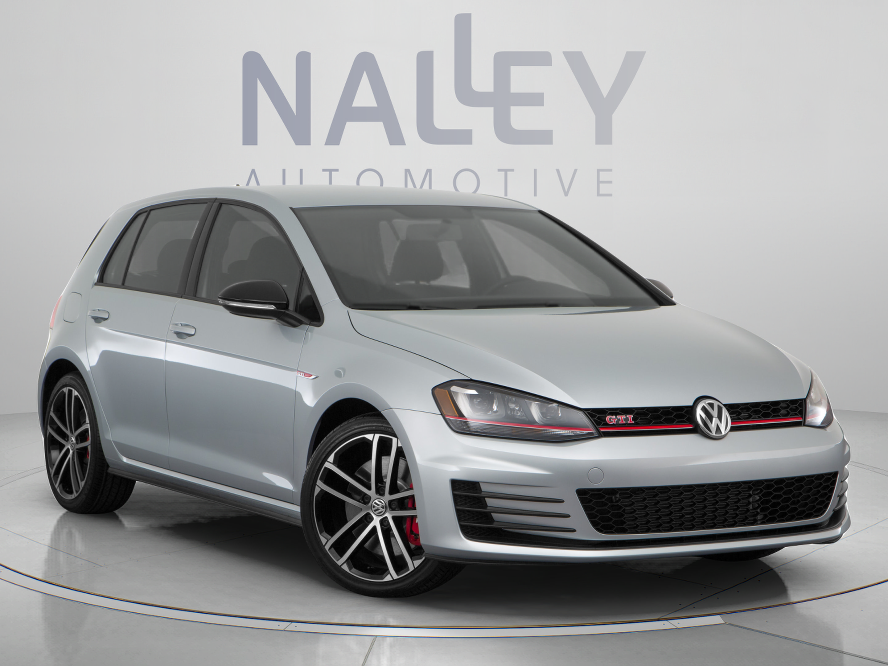 Used 2017 Volkswagen Golf 4-Door FWD image 6