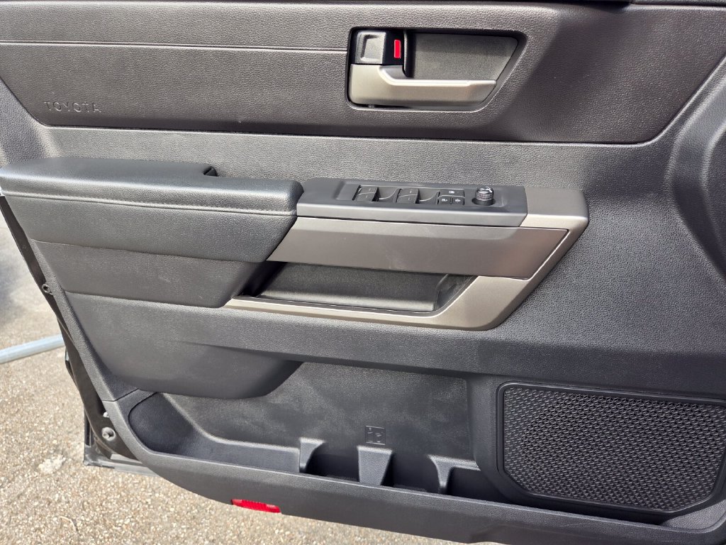 Used 2022 Toyota Tundra SR5 w/ SR5 Premium Package RWD image 19