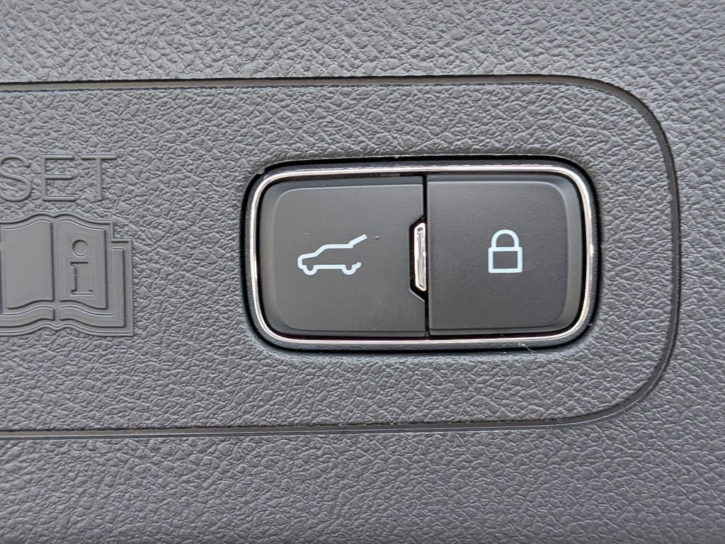 New 2026 Lincoln Aviator Reserve w/ Jet Appearance Package RWD image 14