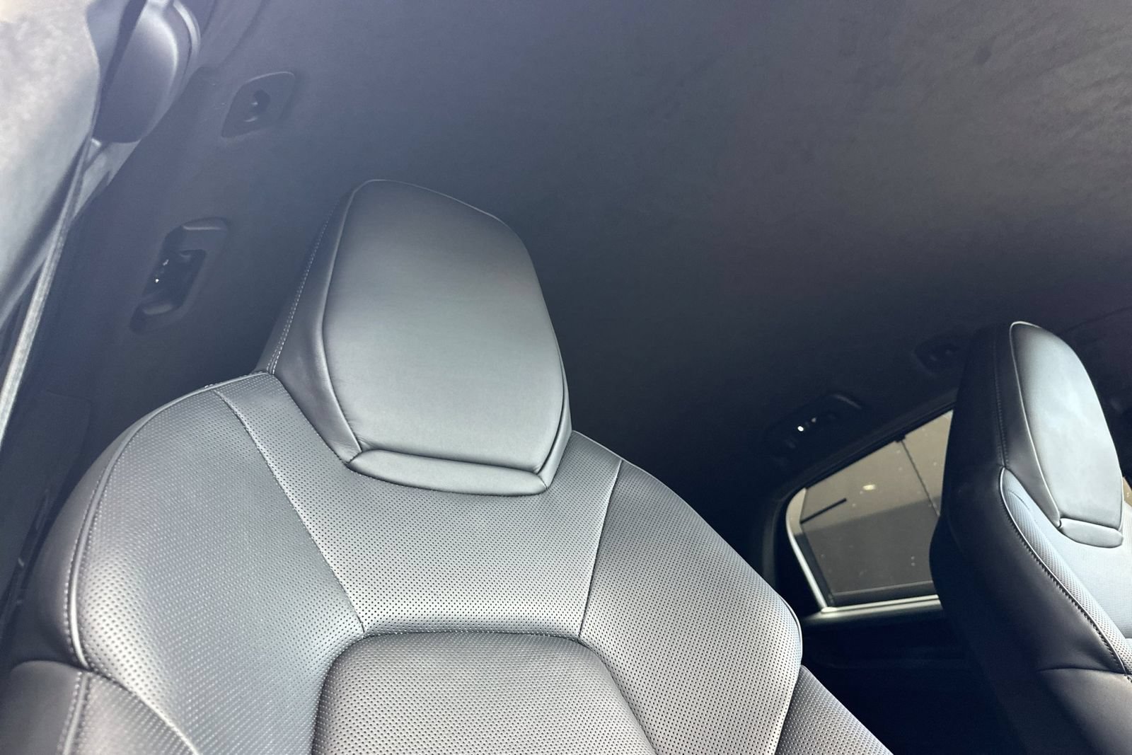 Certified 2024 Porsche Cayenne Turbo GT AWD/4WD image 19