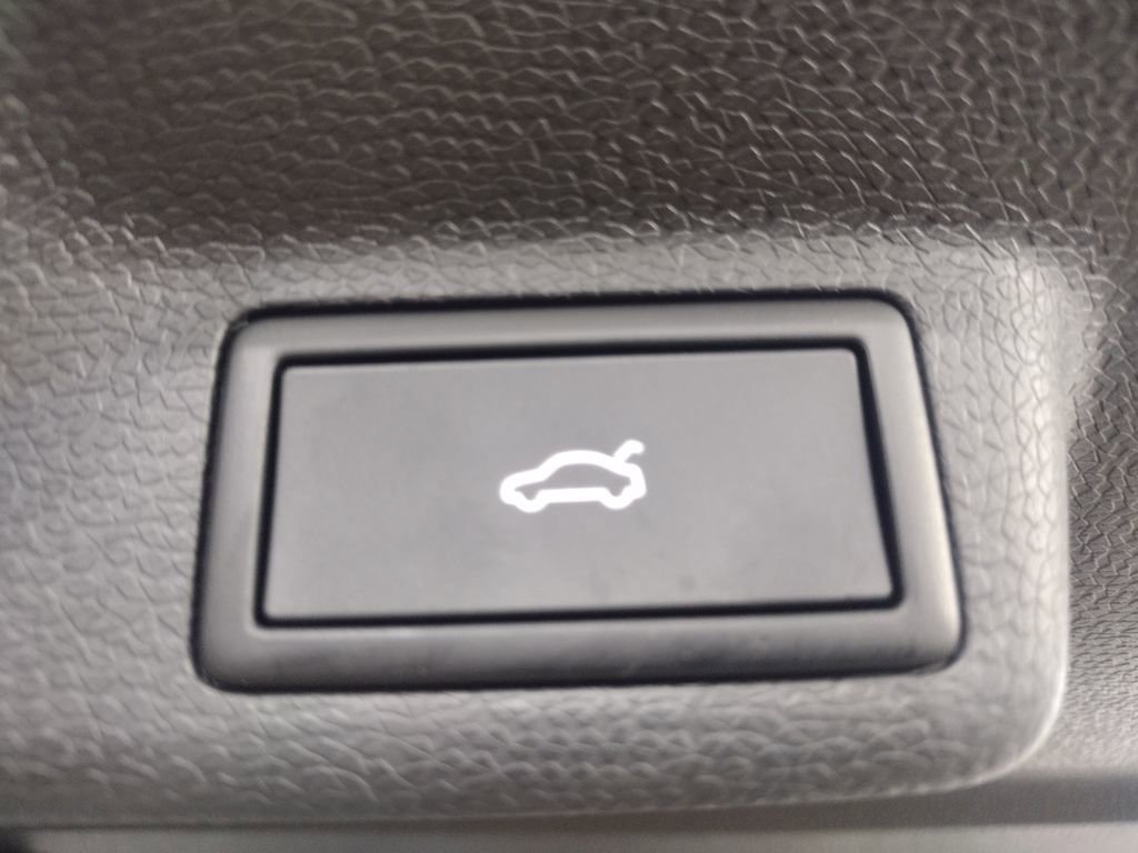New 2025 Volkswagen ID. Buzz 1st Edition image 50