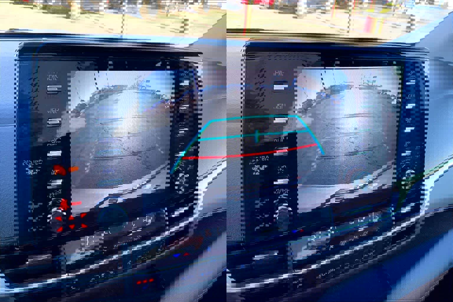 Used 2024 Toyota Sienna XLE image 27