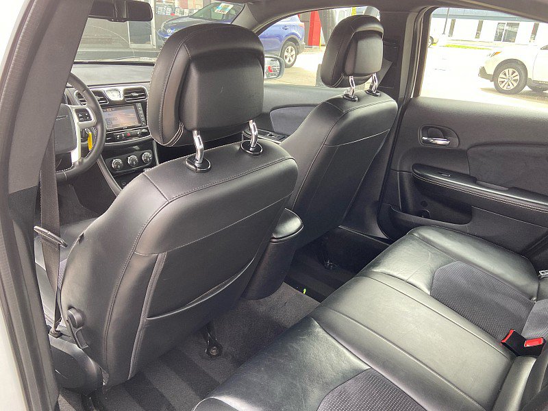 Used 2012 Chrysler 200 S FWD image 15