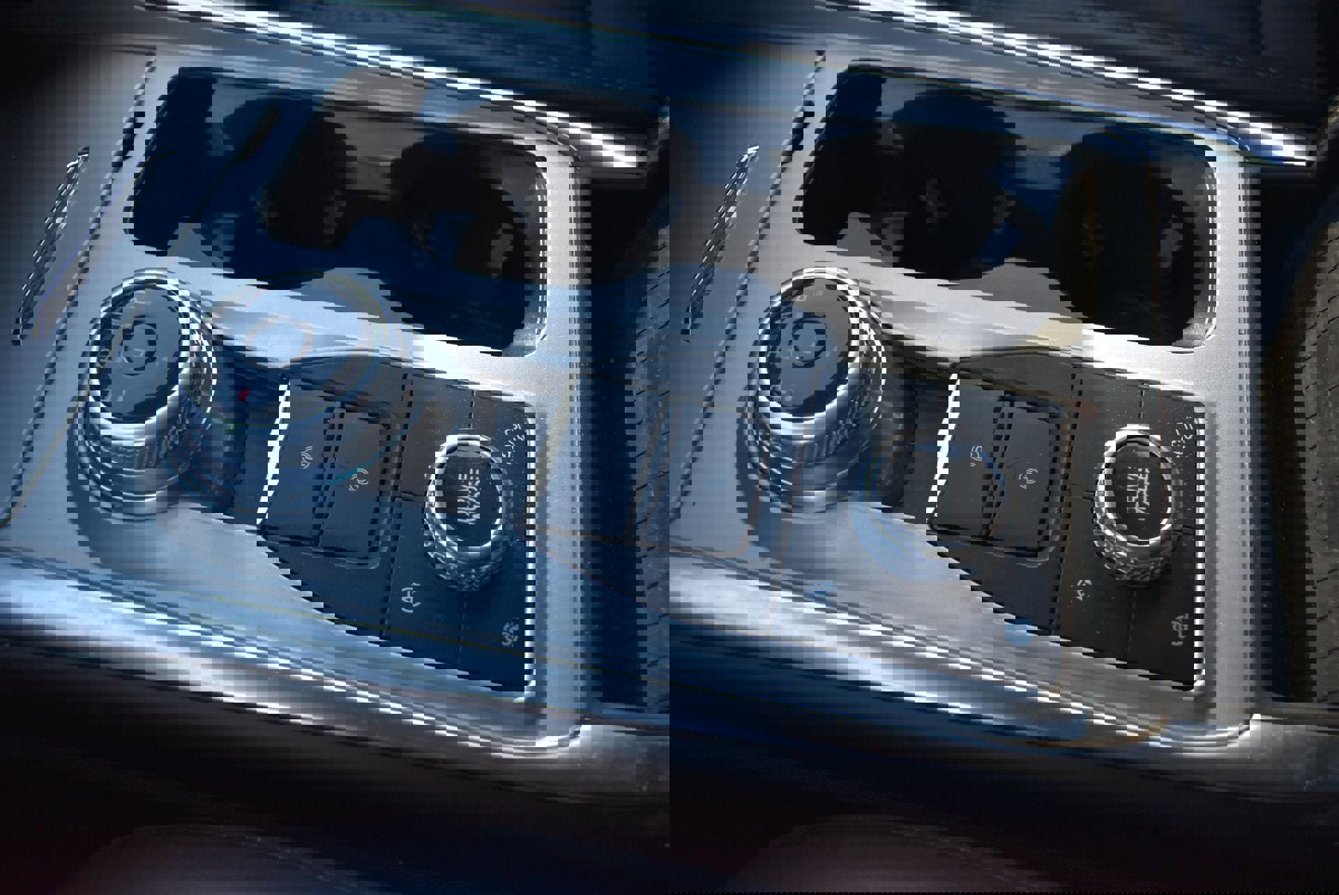 Used 2024 Ford Explorer Limited image 33