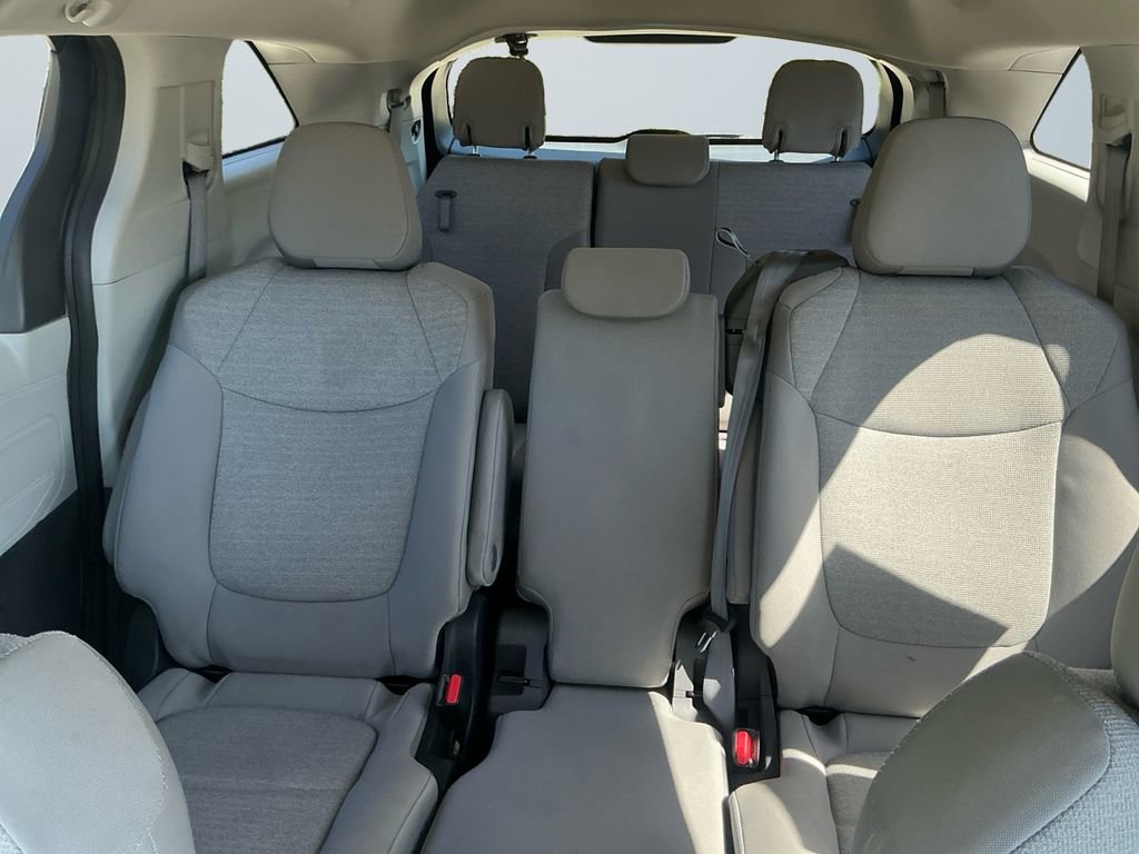Used 2024 Toyota Sienna LE image 14