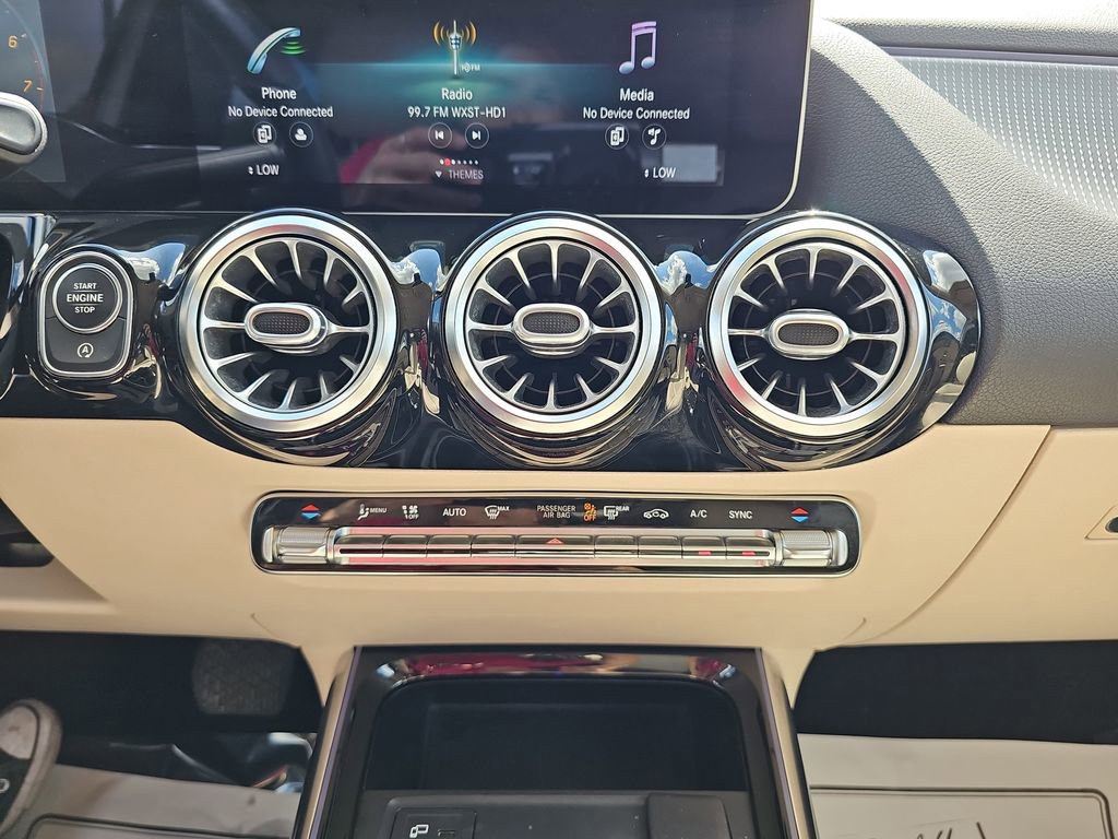 Used 2021 Mercedes-Benz GLA 250 w/ Premium Package image 27