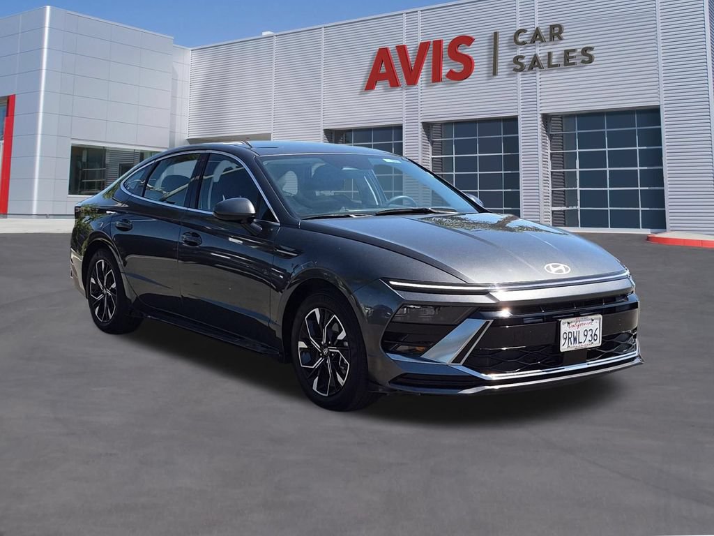 Used 2025 Hyundai Sonata SEL FWD image 3