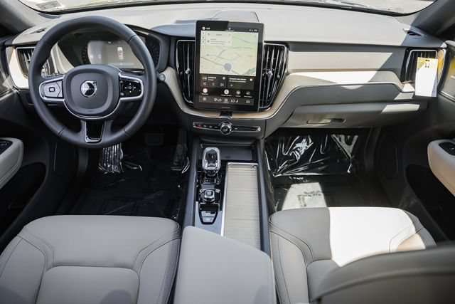 New 2027 Volvo XC60 B5 Plus AWD/4WD image 21