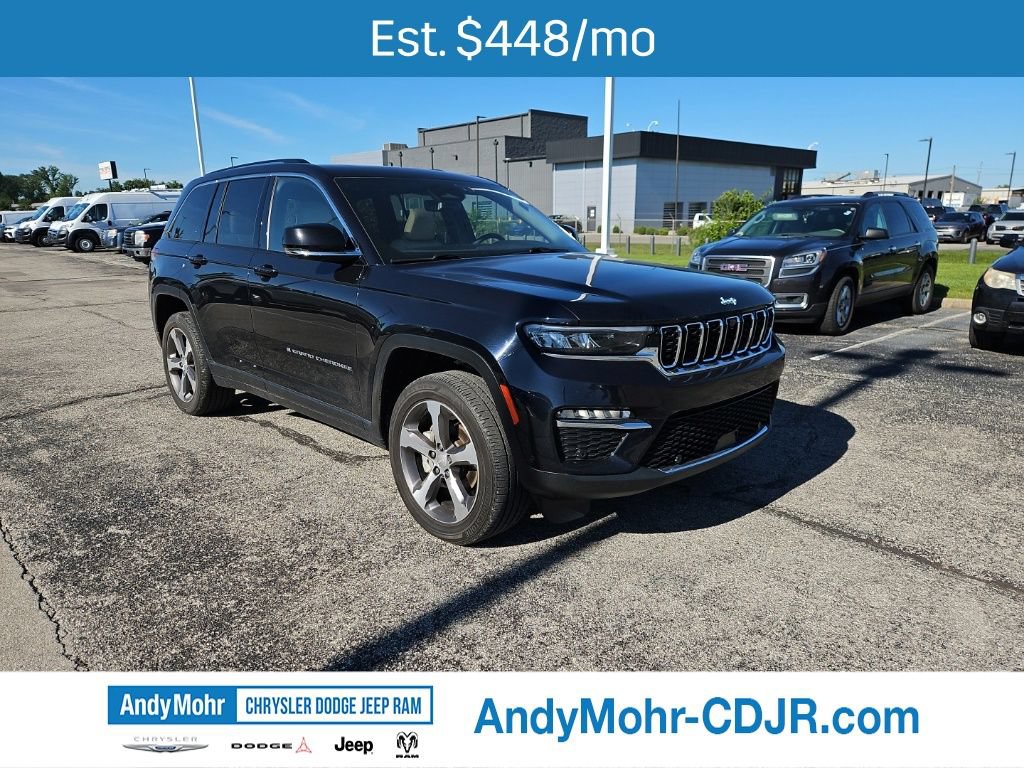 Used 2023 Jeep Grand Cherokee Limited w/ Luxury Tech Group II AWD/4WD image 3