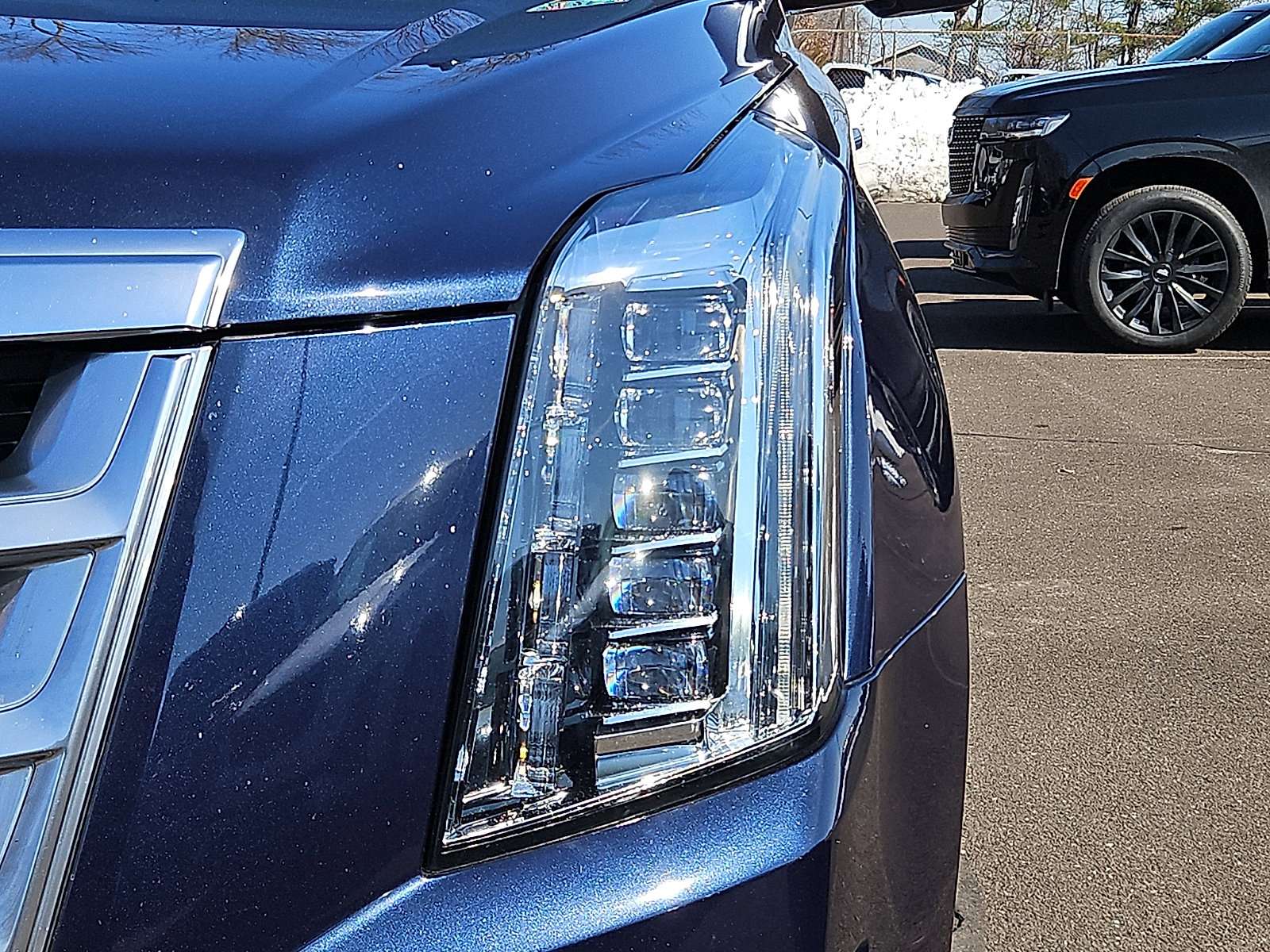 Used 2018 Cadillac Escalade Premium Luxury image 9