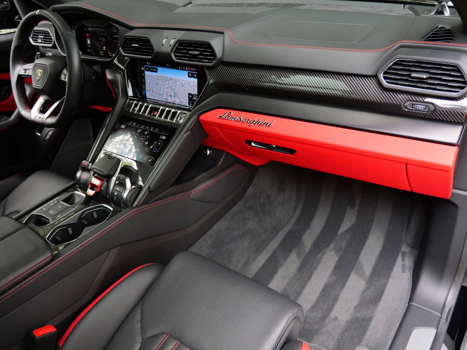 Used 2024 Lamborghini Urus S AWD/4WD image 25