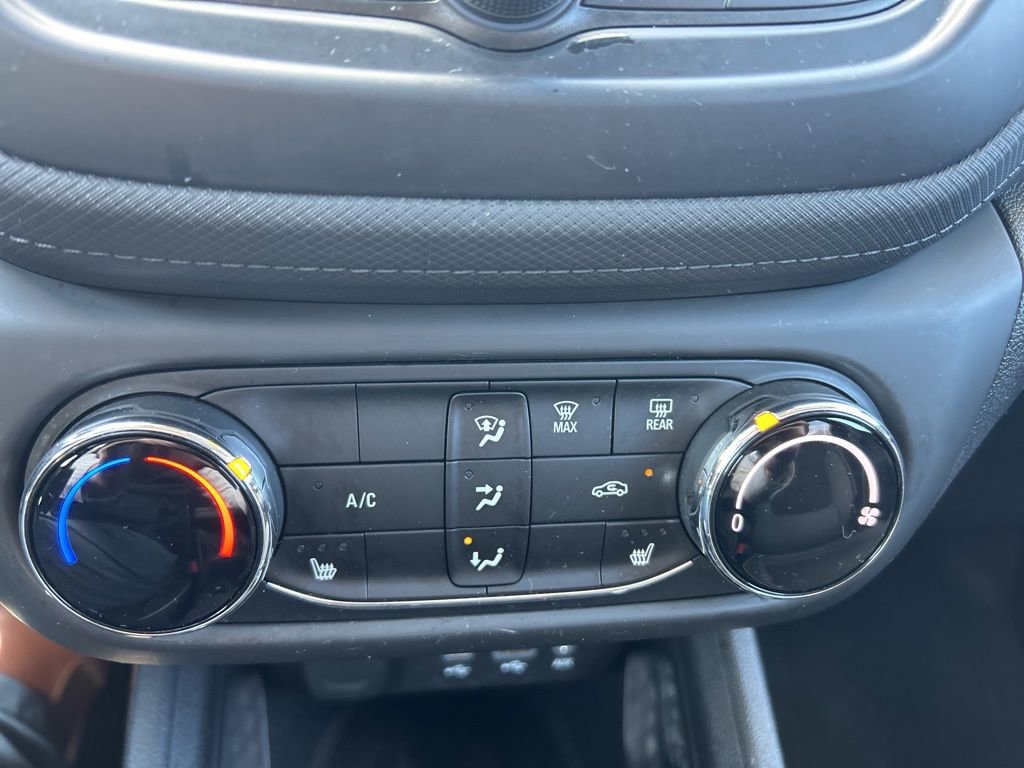 Used 2022 Chevrolet TrailBlazer LT w/ LPO, Blackout Package AWD/4WD image 21