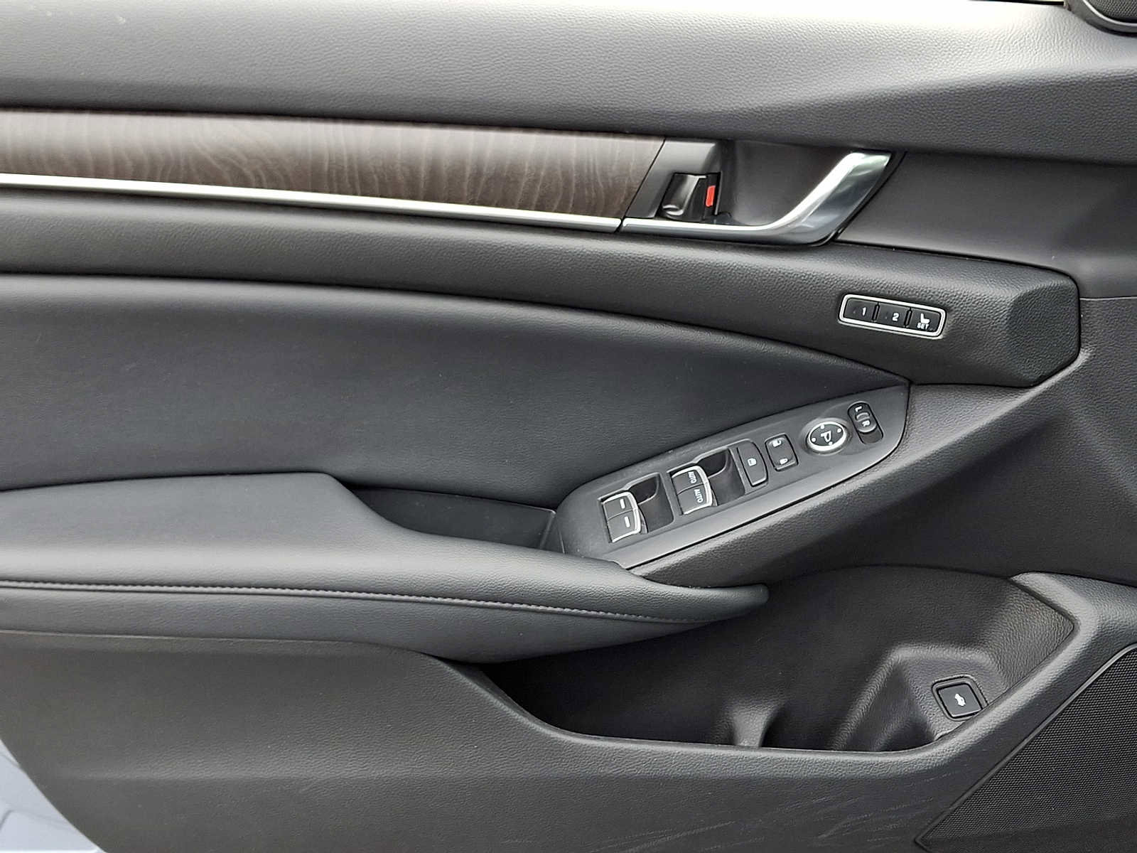 Used 2022 Honda Accord Touring image 12