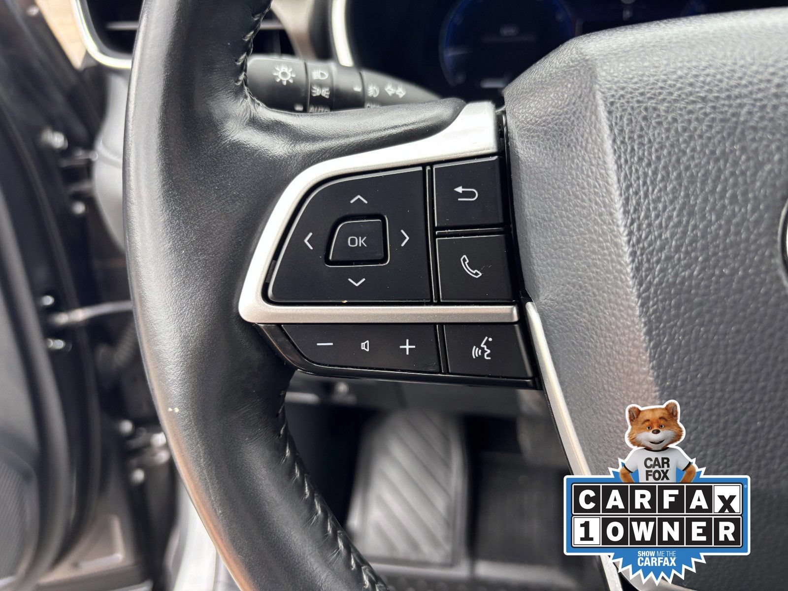 Used 2024 Toyota Highlander Limited FWD image 29