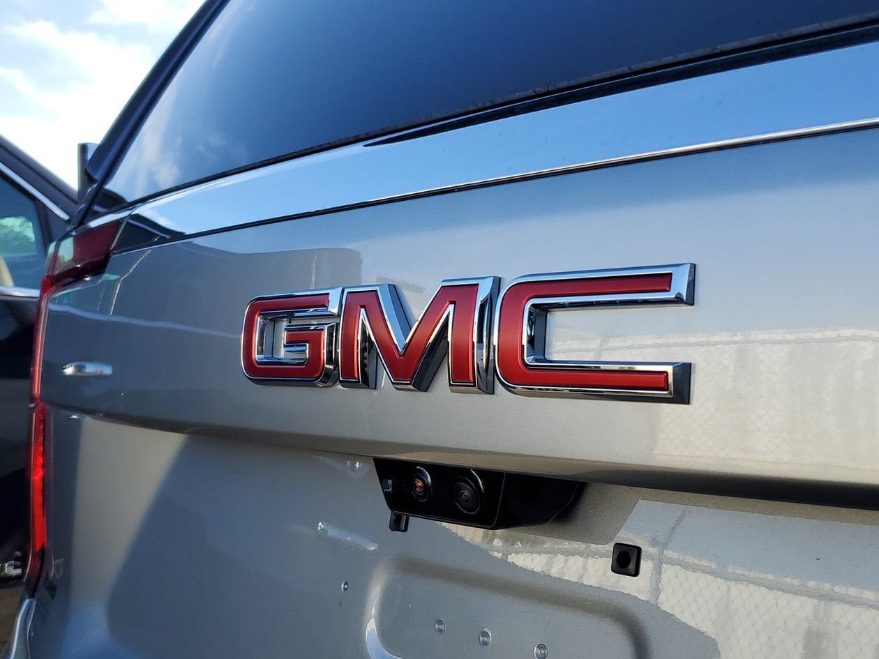 New 2026 GMC Yukon XL Elevation w/ Elevation Premium Package AWD/4WD image 7