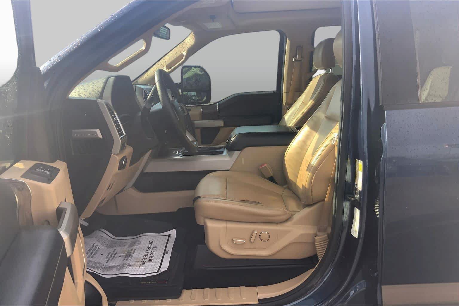 Used 2017 Ford F250 Lariat w/ Lariat Ultimate Package AWD/4WD image 8