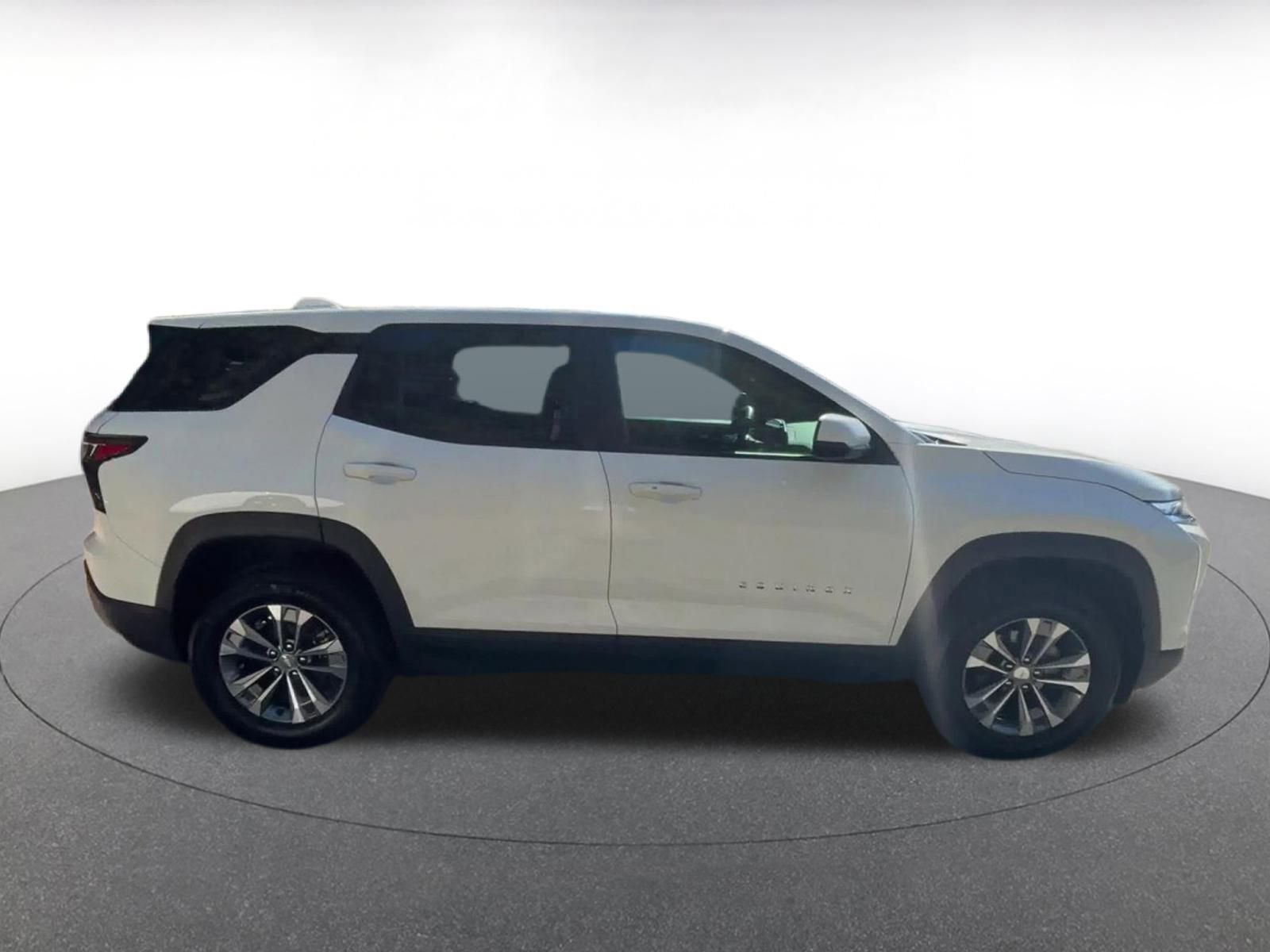 Used 2025 Chevrolet Equinox LT image 16