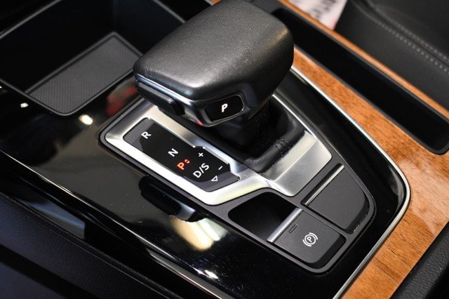 Used 2023 Audi Q5 2.0T Premium w/ Convenience Package AWD/4WD image 30