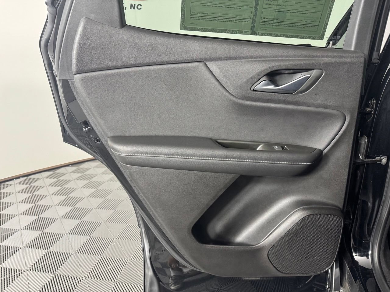 Used 2024 Chevrolet Blazer LT FWD image 26