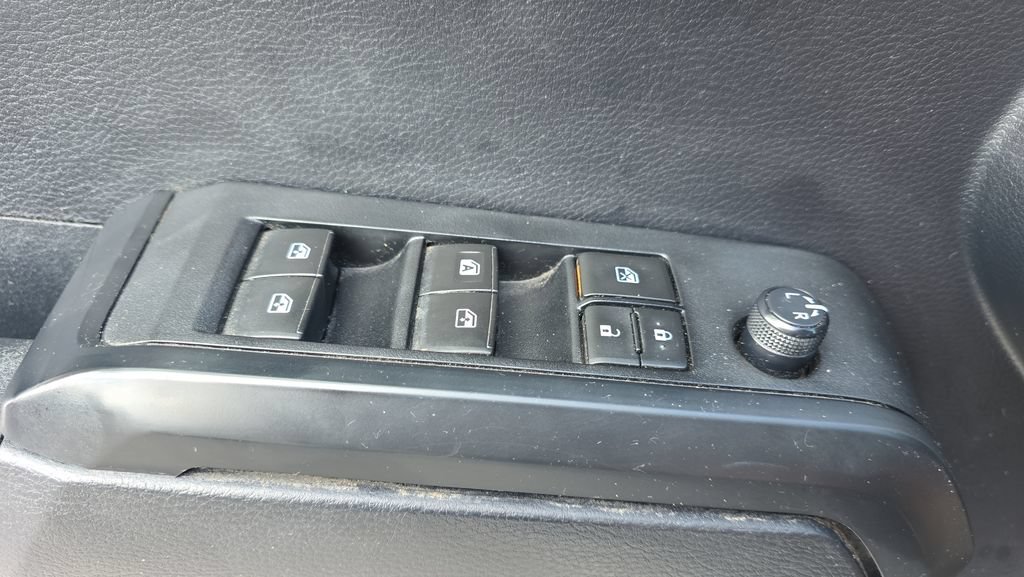 Used 2019 Toyota Tacoma SR w/ SR Convenience Package RWD image 18
