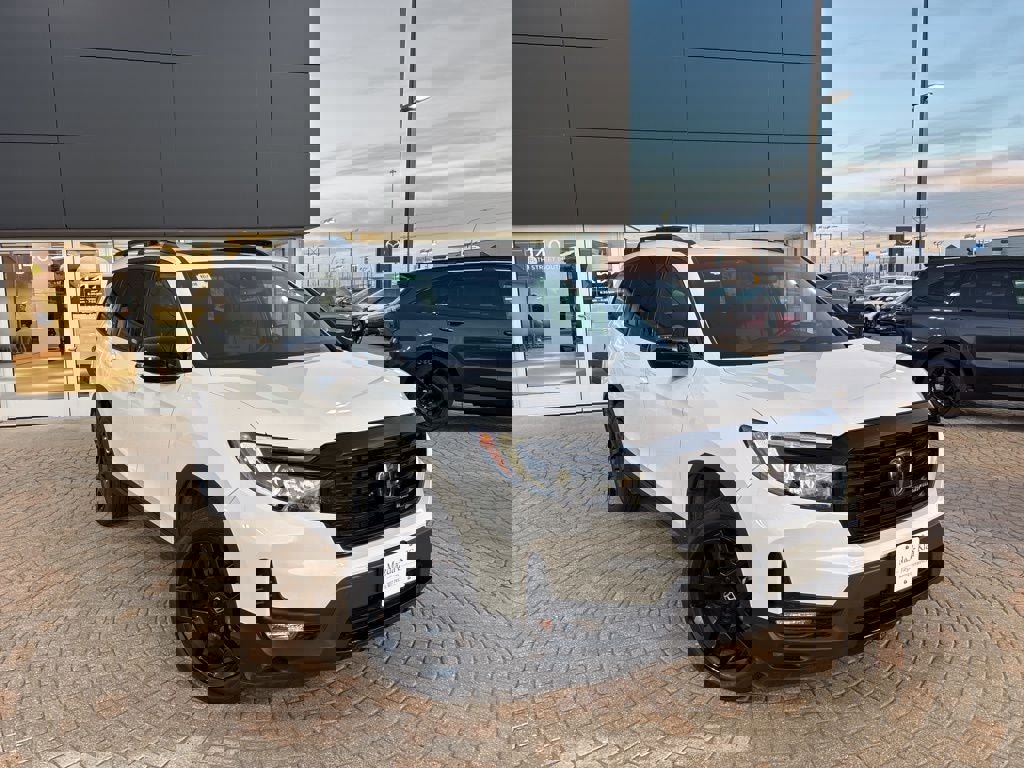 Used 2024 Honda Passport Black Edition image 3