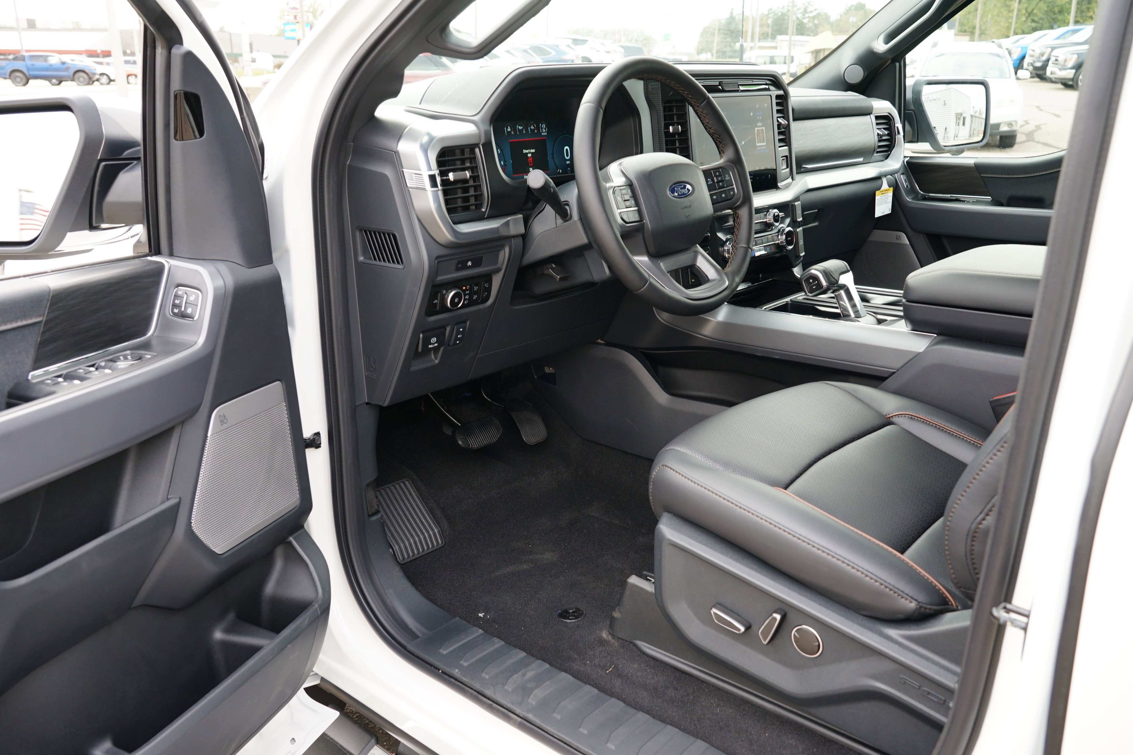 New 2025 Ford F150 Lariat w/ Equipment Group 502A High image 15