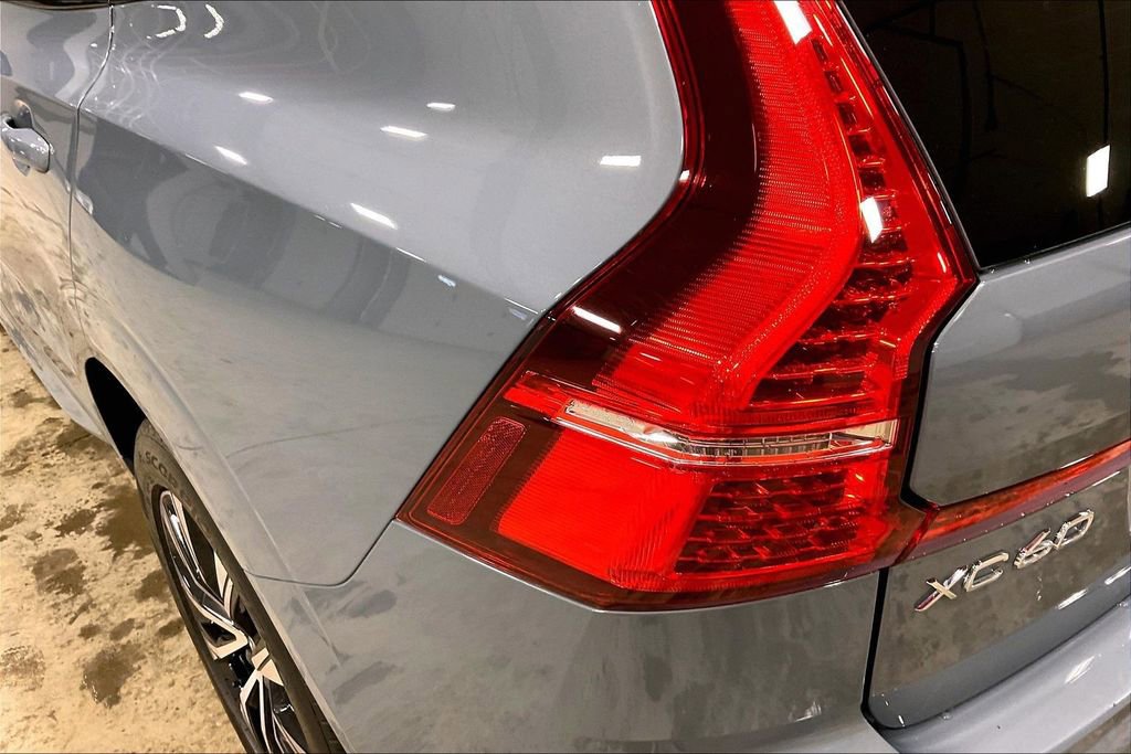 Certified 2023 Volvo XC60 B5 Plus w/ Climate Package image 22