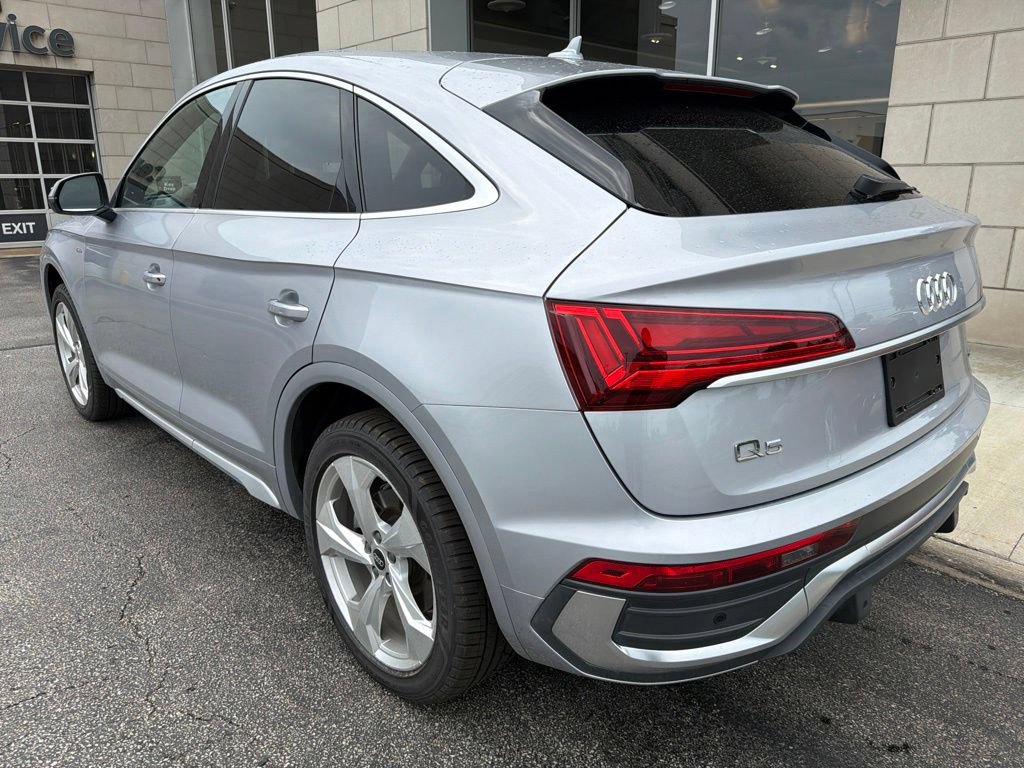 Used 2023 Audi Q5 2.0T Premium w/ Convenience Package AWD/4WD image 4
