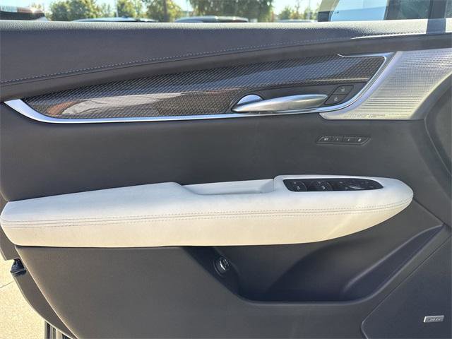 New 2025 Cadillac XT5 Sportv image 10