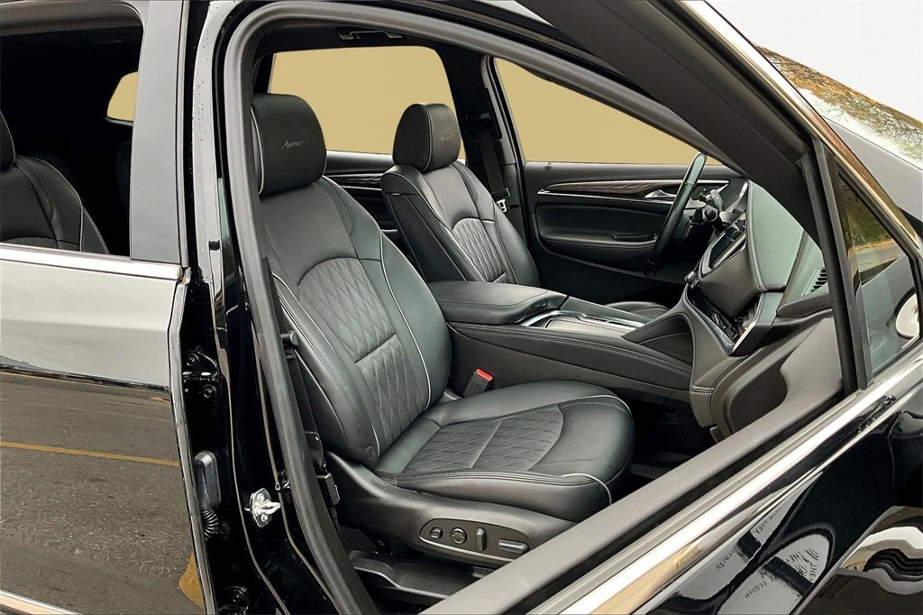 Used 2022 Buick Enclave Avenir w/ Avenir Technology Package image 7